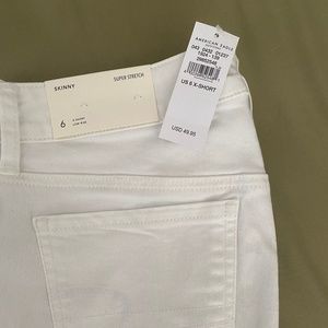 NWT American Eagle White Skinny Jeans